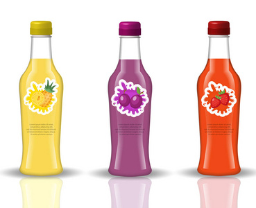 玻璃饮料瓶套装。新鲜果汁, 柠檬水, 饮料的现实, 3d 风格。为您的产品设计模型。用反射在白色背景上隔离。矢量插图
